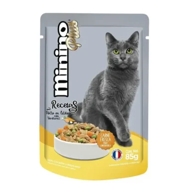 Minino sobre pollo con verduras
